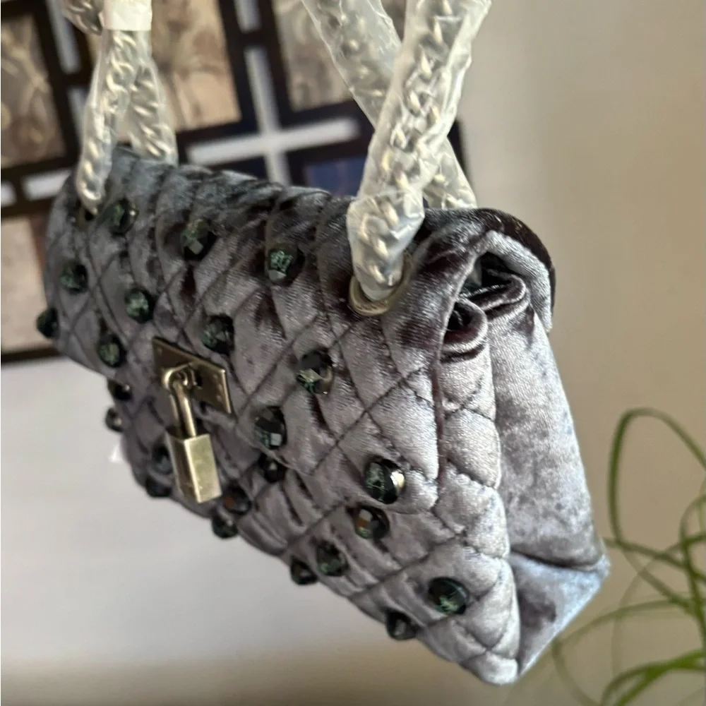 Authentic KURT GEIGER LONDON Velvet magnetic closure convertible Crosby/shoulder - Picture 12 of 16